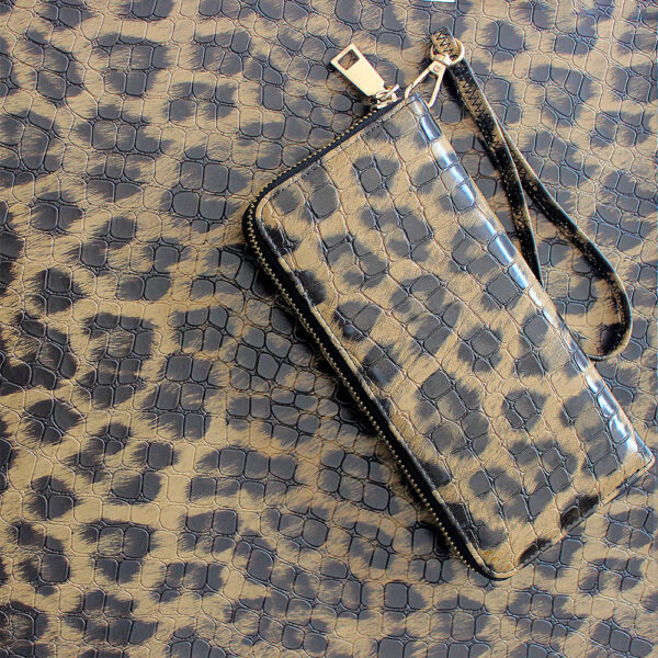 XZ60051 snake pattern embossed PVC leather for bags with brush backing (4) XZ60051 snake pattern embossed PVC leather for bags with brush backing