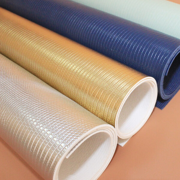 XZ73097 glossy lizard grain PVC leather for bags with faux cotton velvet backing