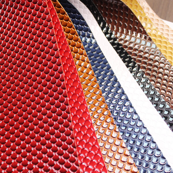 XZ73134 glossy fish scale PVC leather for bags with single-needle brushed fabric backing