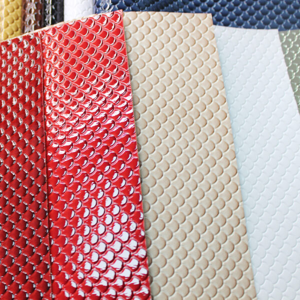 XZ73134 glossy fish scale PVC leather for bags with single-needle brushed fabric backing