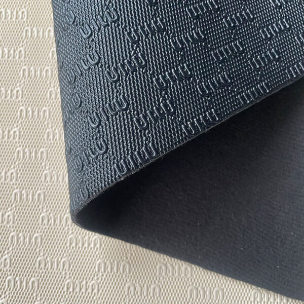 XZ73526 1.5mm vacuum embossed PVC leather for bags and luggage